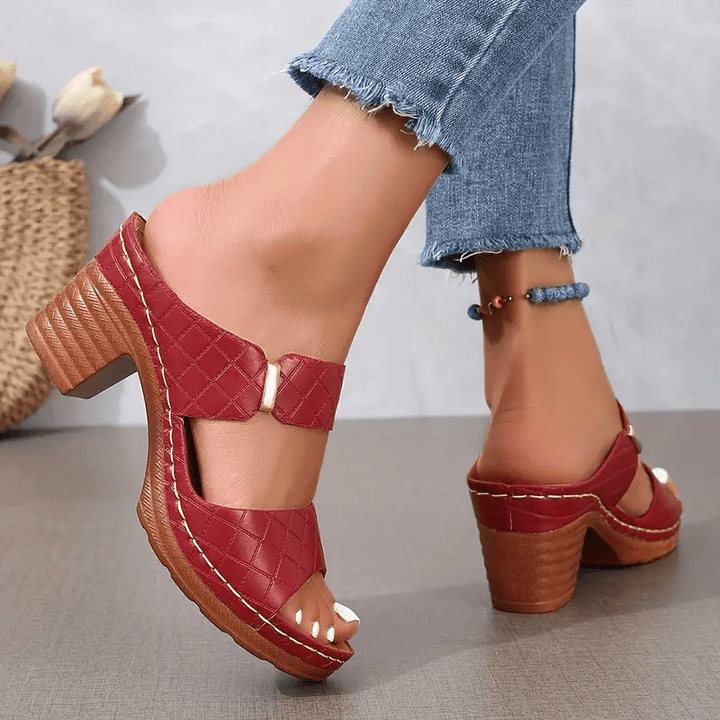 ARAH | CHIC ORTHOPEDIC SANDALS