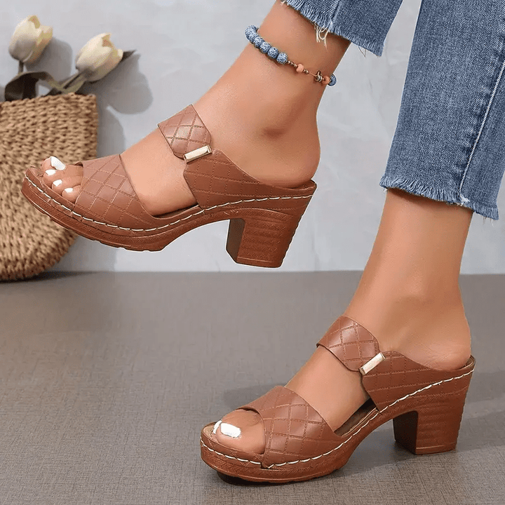 ARAH | CHIC ORTHOPEDIC SANDALS