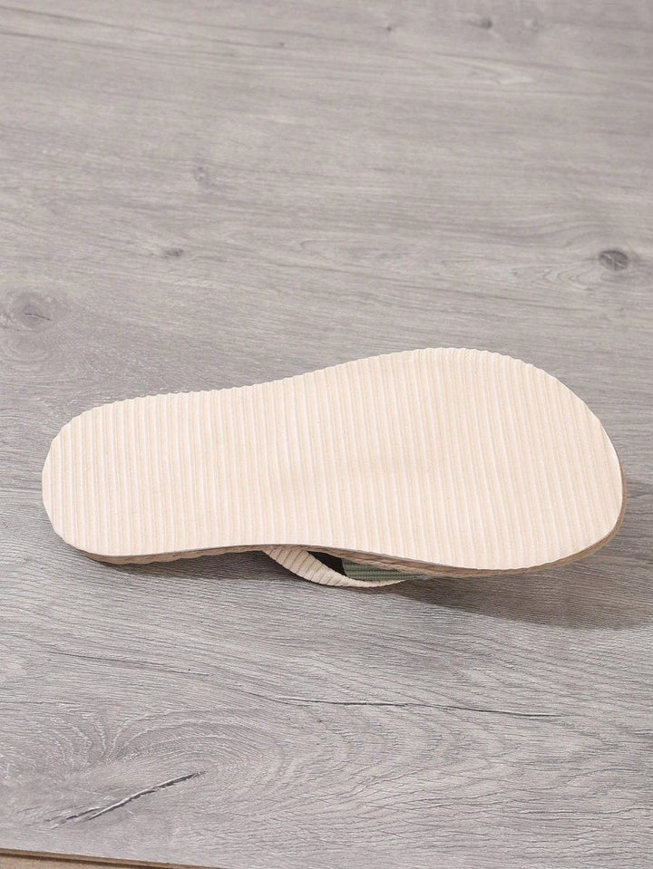 CAMILLA | COMFORTABLE CRISS-CROSS FLAT SANDALS