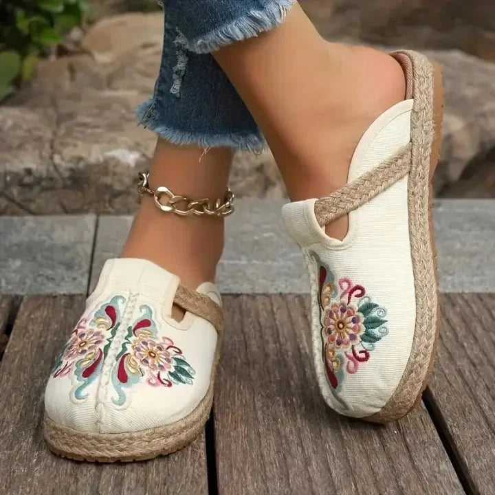 GALE | HANDCRAFTED FLORAL DESIGN SANDALS