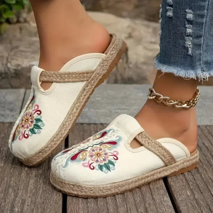 GALE | HANDCRAFTED FLORAL DESIGN SANDALS