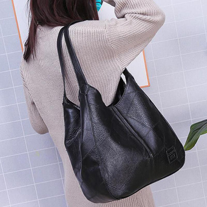 RINA | TIMELESS VINTAGE LUXURIOUS BAG