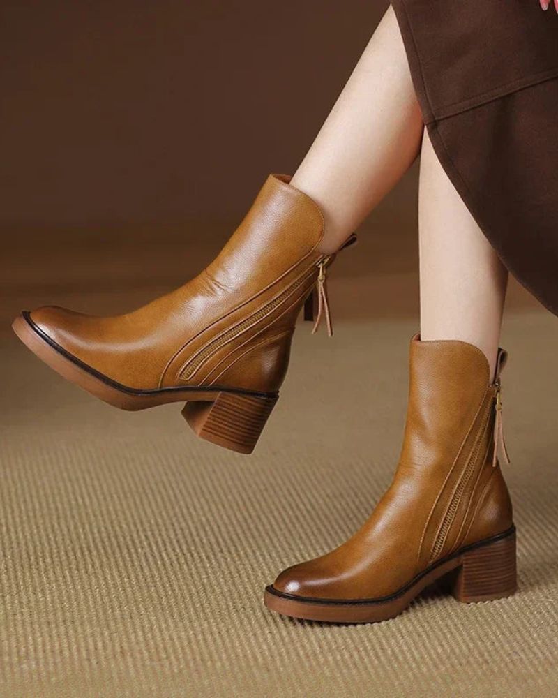 Valorine | Black leather boots with a comfortable heel