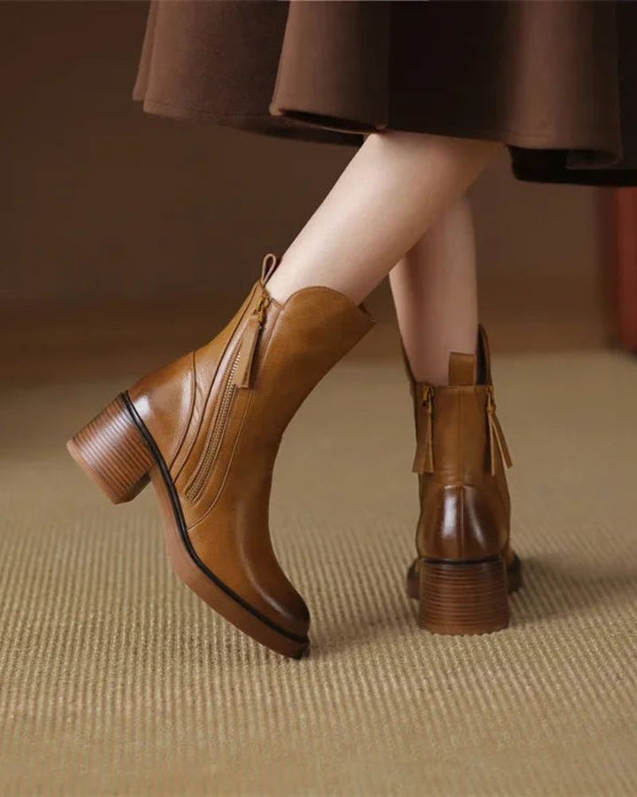 Valorine | Black leather boots with a comfortable heel